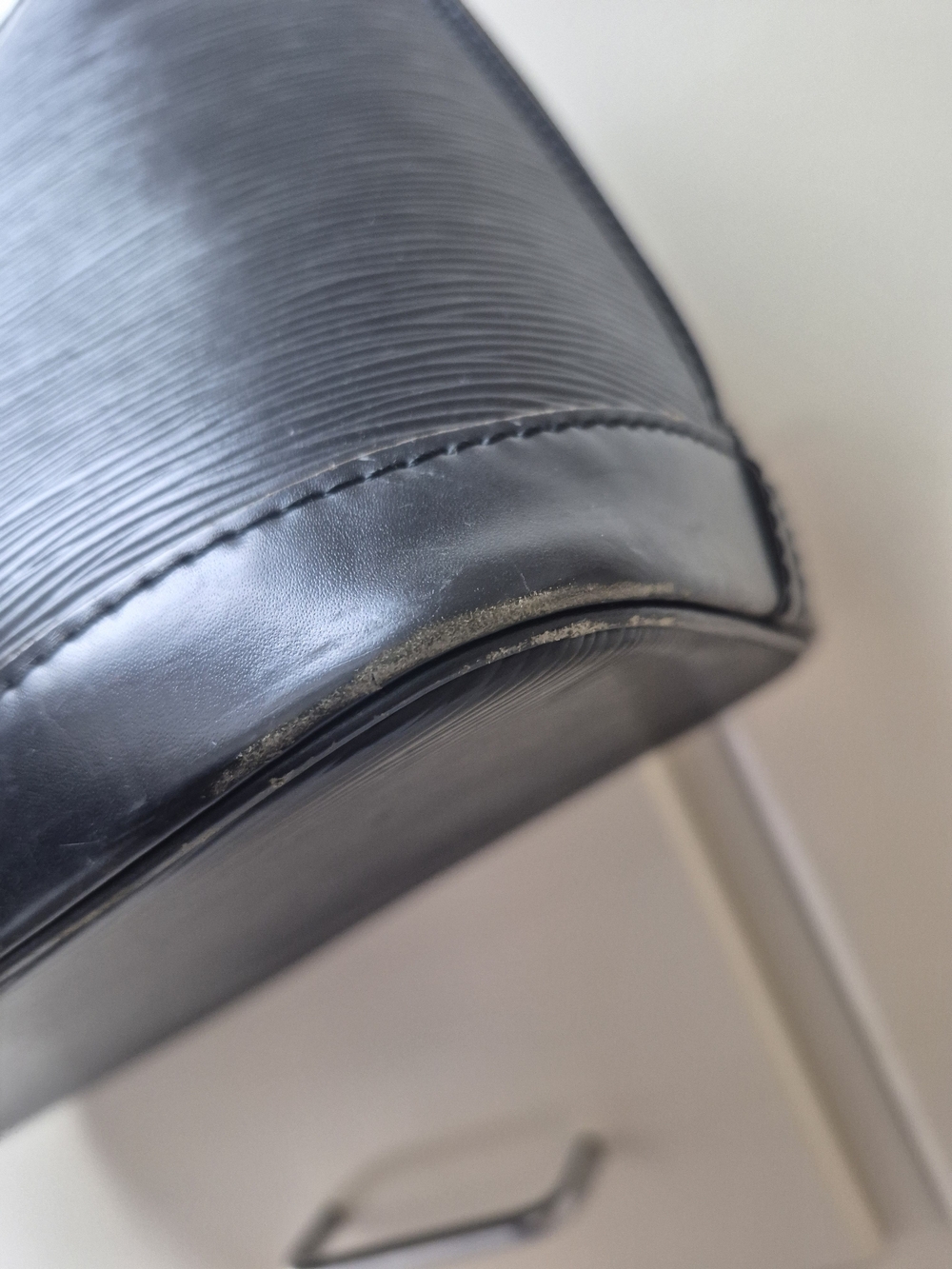 Louis Vuitton Black Epi Alma MI0969 - Picture 8 of 16